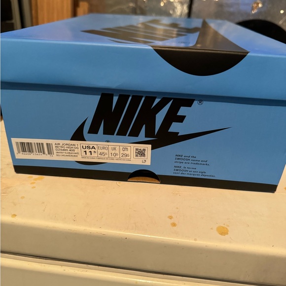 Jordan 1 UNC toe size 11.5 basically new, slightly used main image 4